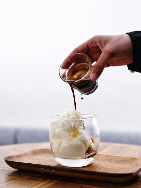 Menghabiskan Sore di Ombe Kofie Summarecon Mal Bekasi