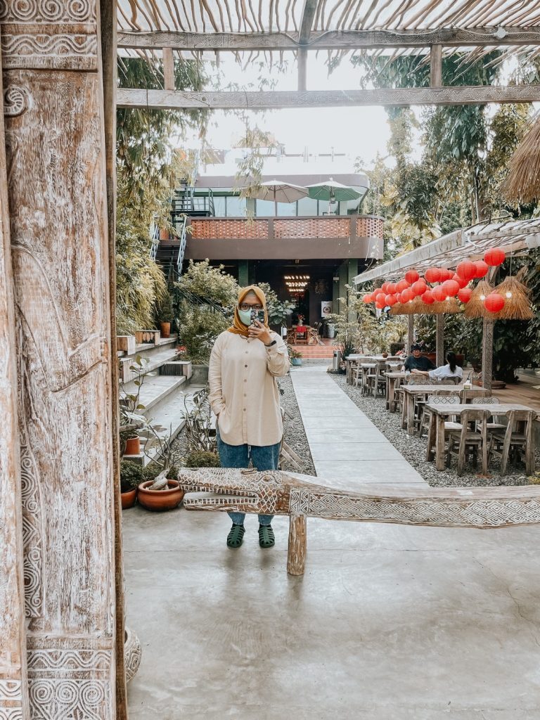 Menghabiskan Sabtu Sore di Lewi’s Organics Factory Bintaro