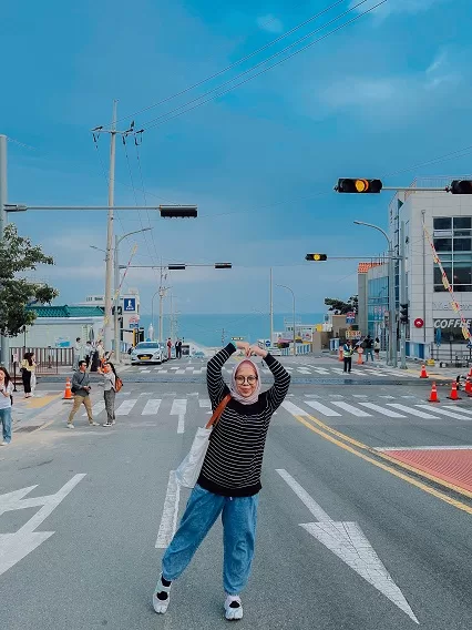 Sky Capsule dan Beach Train Haeunde Blueline Park