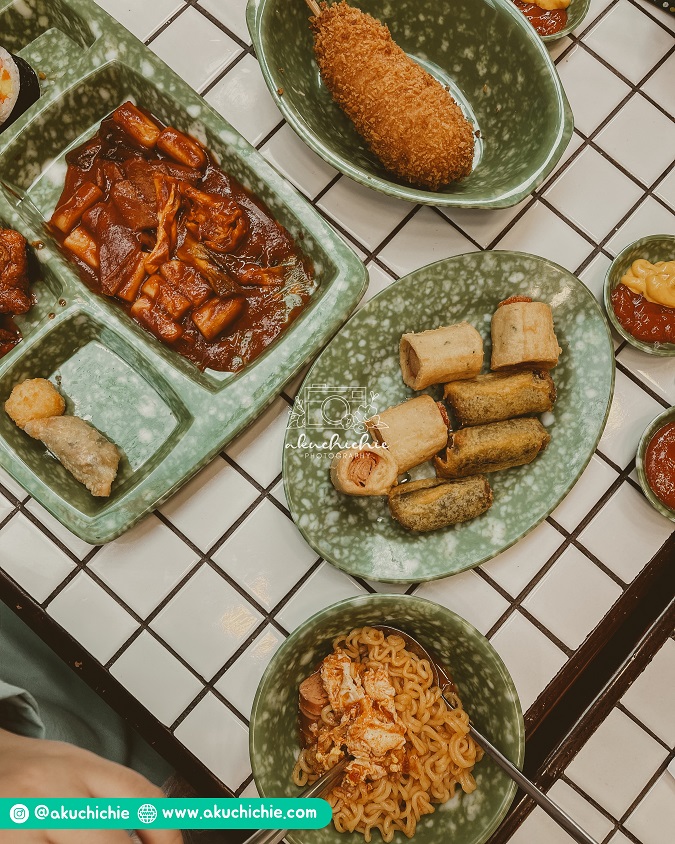 menu cemilan di iruum foodcourt