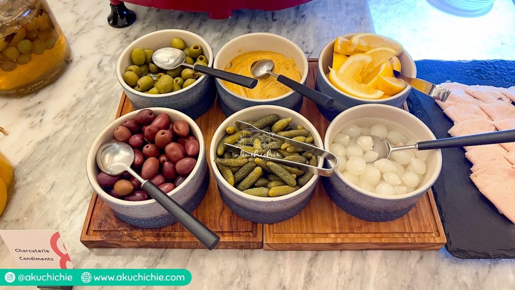 Menu sarapan di St Regis Jakarta