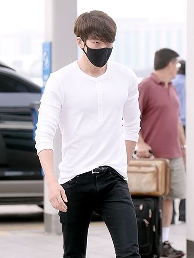 Selalu Pakai Masker Saat Berada diluar Rumah