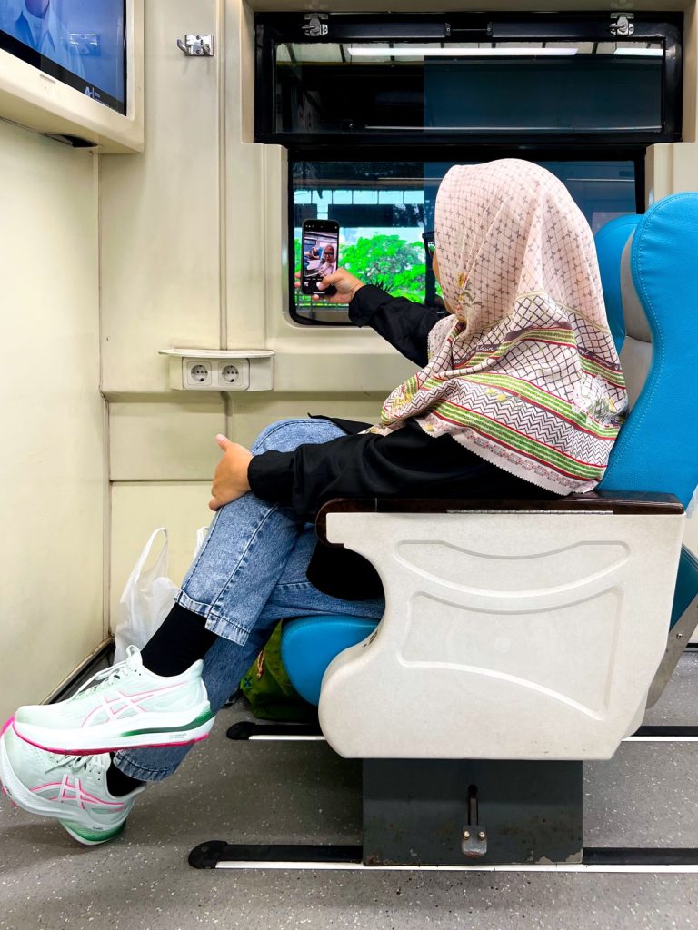 Liburan Ke Bandung Naik Kereta Argo Parahyangan