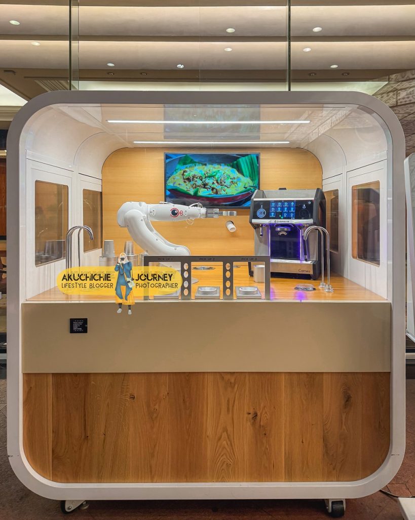 Mesin kopi robot di JW Marriott Jakarta