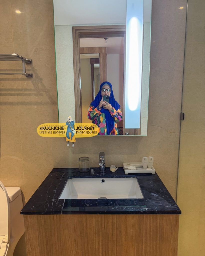 Kamar mandi Louis Kienne Hotel