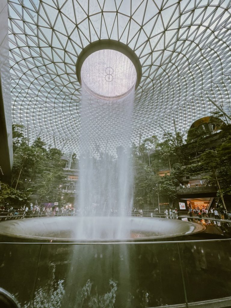 Menunggu Boarding Sambil Main Ke Jewel Changi Airport