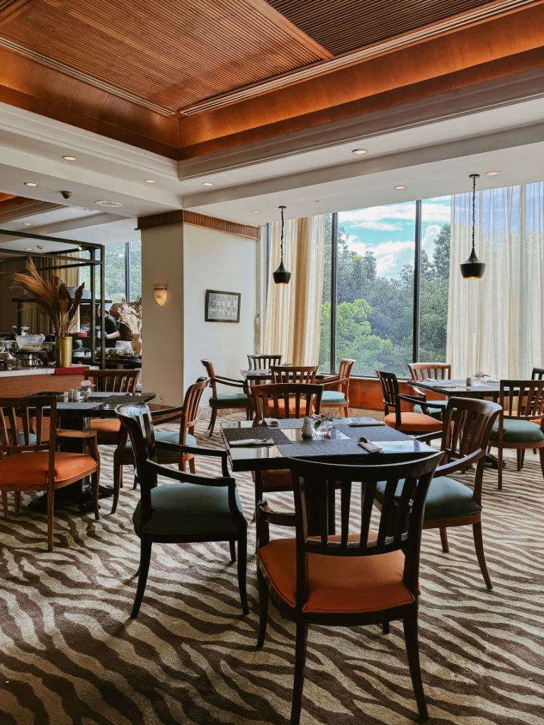 sarapan di hotel aryaduta bandung