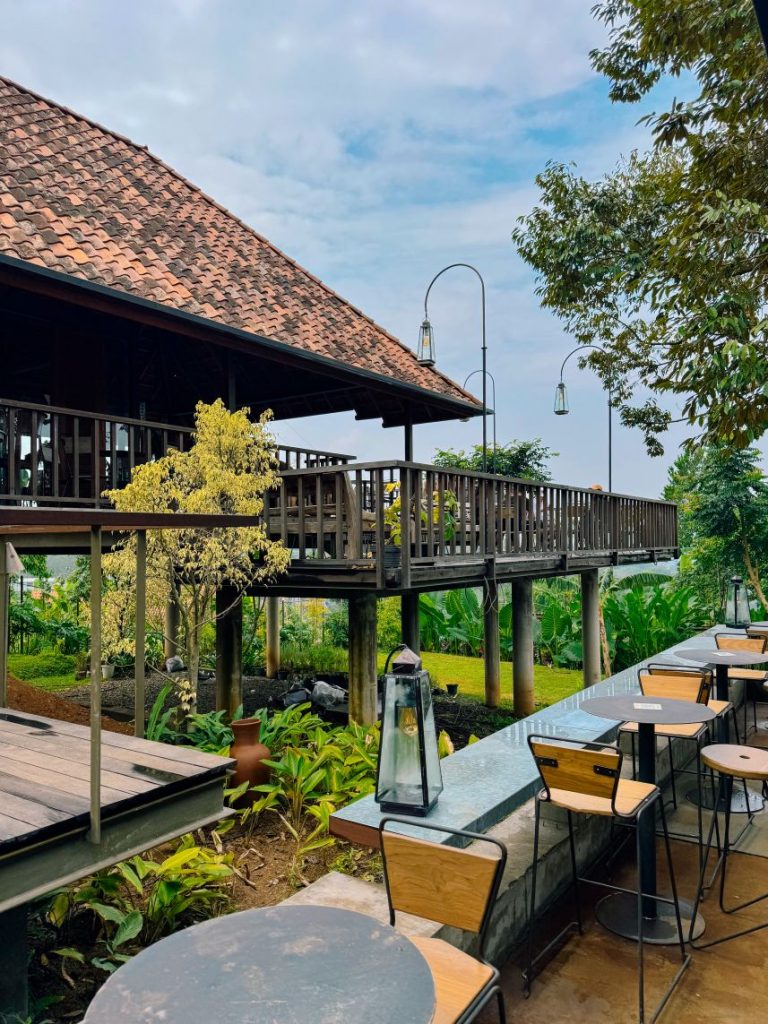 sarapan di lebak caringin bandung